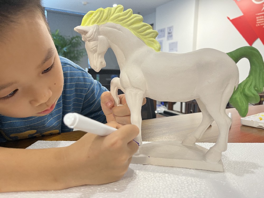 How to paint a horse